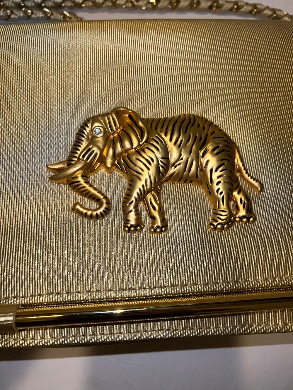 Vintage Elephant Golden Crossbody Bag - Picture 3 of 11